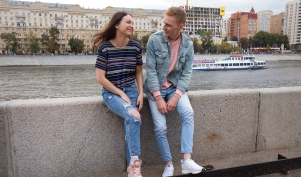 Пешком через Москву на свидание: трахнул манящую нежную дырочку между ножек!