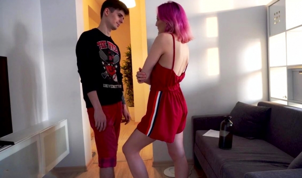 Трахает красотку - соседку по обоюдному желанию — смотреть онлайн бесплатно в HD