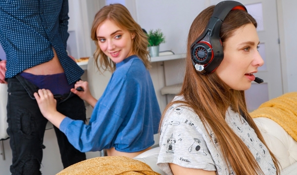 Горячая украинская красотка отбила парня у сестры и трахнулась с ним тайком в страстном угаре!