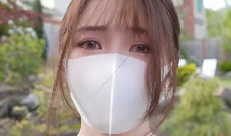 Страстно соблазняет и жестко трахает красивую азиатку с кремпаем в киску!