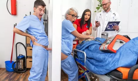 В больнице трахаем только привитых! Непривитых не лечим – жёсткий секс с горячими вакцинированными шлюхами