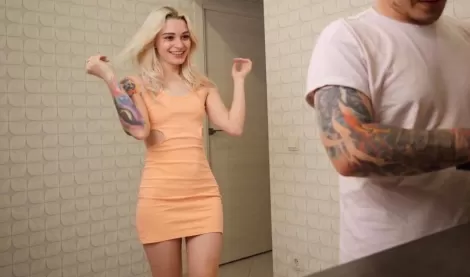 Готовил ужин и изменил жене с ее подругой — смотреть онлайн бесплатно в HD