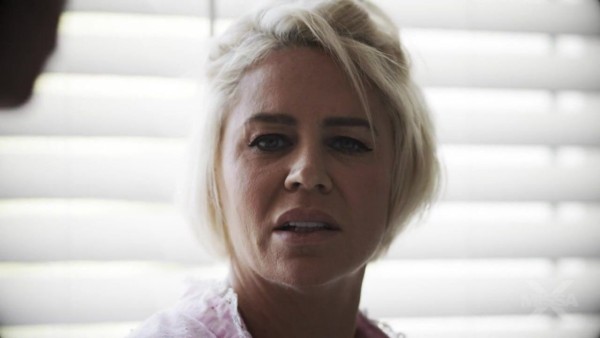 19-летний пасынок в спальне зрелой мачехи: жестко засадил и довел до оргазма!