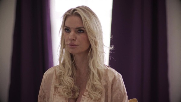 Мачеха в трансе: голоса велят «Еби пасынка жестко!» Инцест мама-сын порно с русским дубляжом