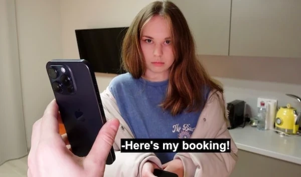 Случайно заночевал с горячей студенткой в студии: ночью она сама предложила жаркий секс!