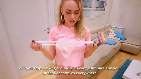 Брат нашел мокрые трусики сестры – она дала в киску и умоляла кончить внутрь!