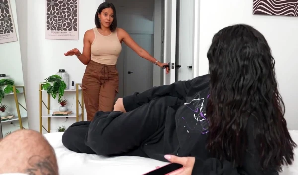 Мачеха учит пасынка сексу: он выебал её так жестко, что она охуела от оргазма!