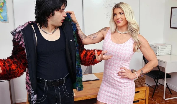 Учёба завершилась жаркой еблёй с сексуальной наставницей-учительницей!